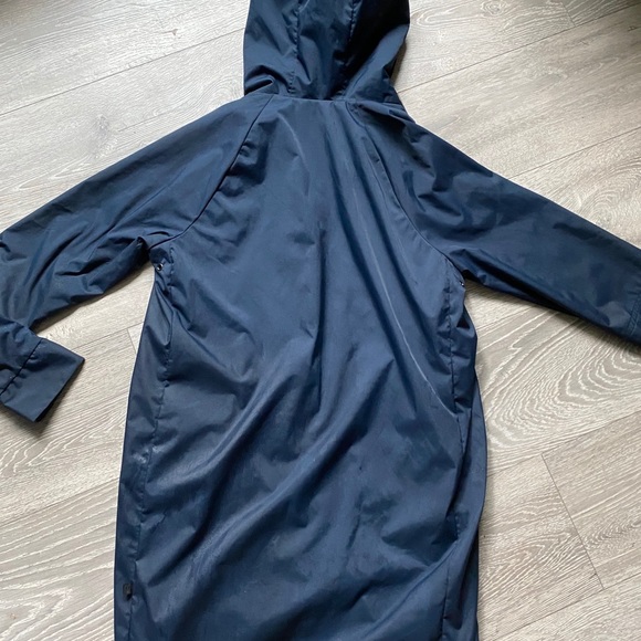 Lululemon rain jacket - Picture 2 of 2